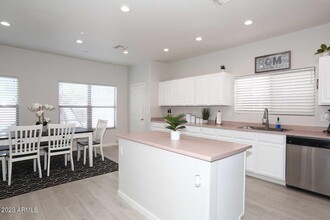 7500 E Deer Valley Rd in Scottsdale, AZ - Building Photo - Building Photo