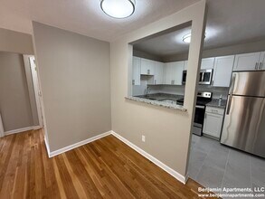 268 Grove St, Unit 2 in Auburndale, MA - Building Photo - Building Photo