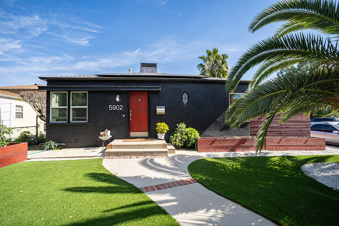 5902 Lemp Ave in North Hollywood, CA - Building Photo