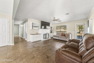 1122 Dugas Rd in Lafayette, LA - Building Photo - Building Photo