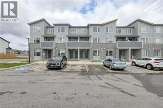 925 Deveron Crescent in London, ON - Building Photo - Building Photo