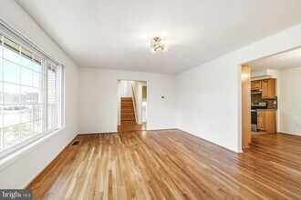 18724 Bloomfield Rd in Olney, MD - Building Photo - Building Photo