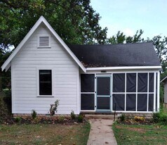 2318 S 26th St in Fort Smith, AR - Building Photo