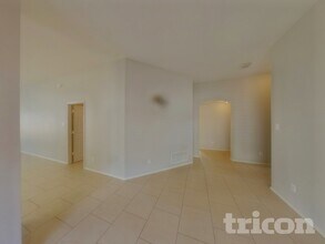 5417 Elk Ridge Dr in Watauga, TX - Foto de edificio - Building Photo