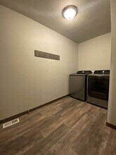 1114 N Brennan Ct in Sioux Falls, SD - Building Photo - Building Photo