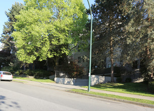 The Graveley Apartments in Vancouver, BC - Building Photo - Building Photo