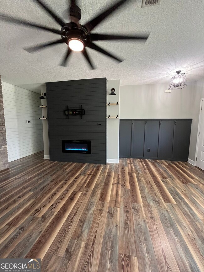 213 Royal Palms Ave in Kingsland, GA - Building Photo - Building Photo