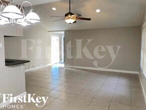 11075 NW 27th Pl in Sunrise, FL - Building Photo - Building Photo