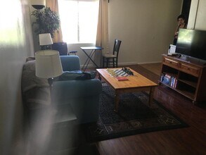 ELLENDALE, 2618 in Los Angeles, CA - Building Photo - Interior Photo