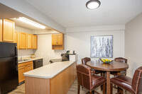 Parkway Apartments in Columbia, MO - Foto de edificio - Interior Photo