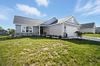 557 Cannondale Ave in Johnstown, OH - Building Photo - Building Photo