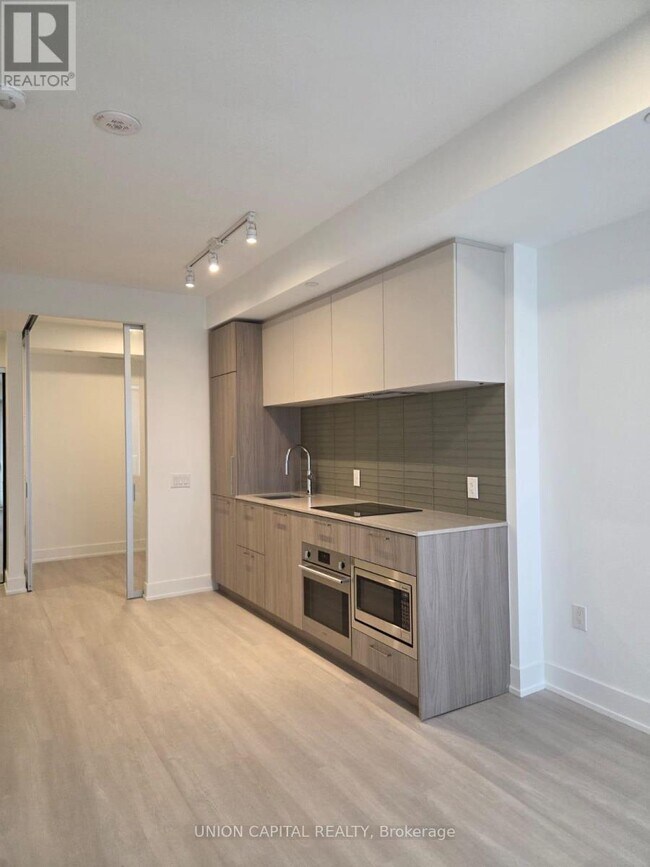 36 Olive Ave in Toronto, ON - Building Photo - Building Photo