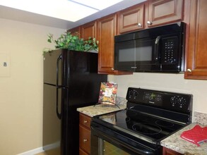 3550 S Harlan St, Unit 317 in Denver, CO - Building Photo - Building Photo