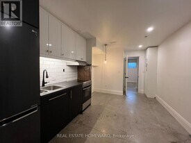 110 Caroline Ave in Toronto, ON - Building Photo