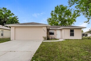 242 Cheshire Ct in Kissimmee, FL - Building Photo