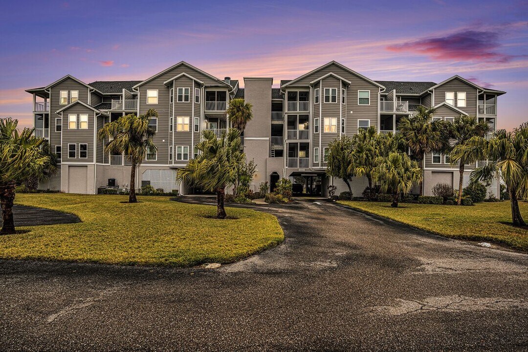 5727 Biscayne Ct in New Port Richey, FL - Building Photo