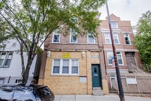 1917 W Armitage Ave in Chicago, IL - Building Photo
