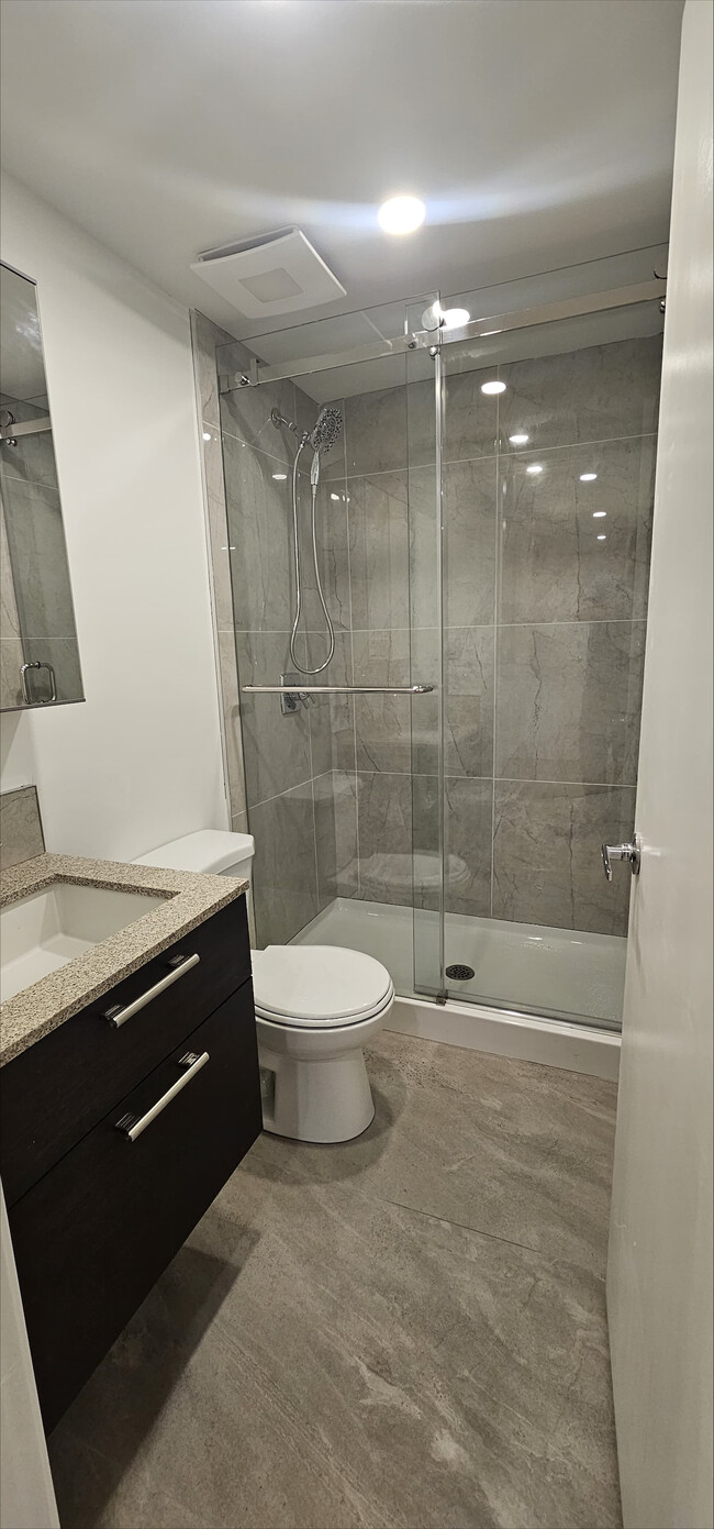 21562 123 Av in Maple Ridge, BC - Building Photo - Building Photo