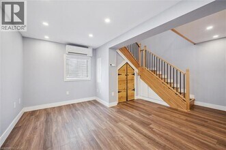 26 Bergey St in Cambridge, ON - Building Photo - Building Photo