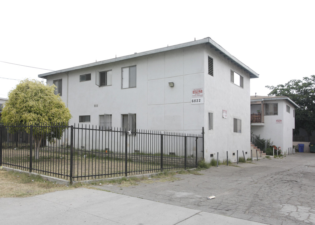 6822 Morella Ave in North Hollywood, CA - Building Photo