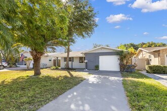 5718 20th Ave N in St. Petersburg, FL - Building Photo - Building Photo