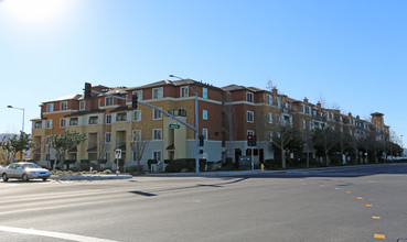 Camellia Place Apartments in Dublin, CA - Foto de edificio - Building Photo