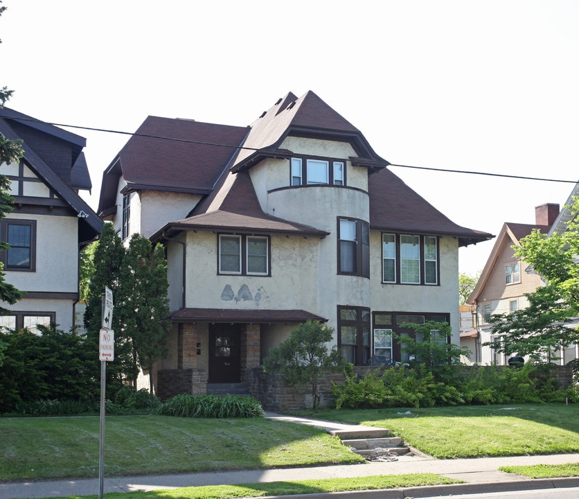 314 10th Ave SE in Minneapolis, MN - Building Photo