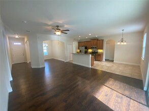 33907 Emerald Pond Loop in Leesburg, FL - Foto de edificio - Building Photo