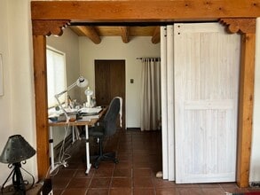 128 Dona Ana Dr in Taos, NM - Foto de edificio - Building Photo