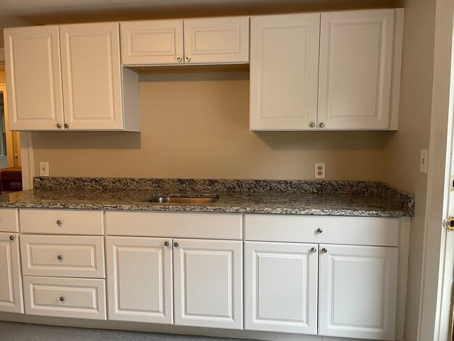 73 Fuller St in Waltham, MA - Building Photo - Building Photo