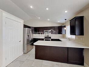 2649 W 2175 S in Syracuse, UT - Foto de edificio - Building Photo