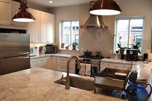 27 Hanson St, Unit 3 in Boston, MA - Building Photo