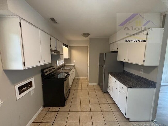 4208 S Dowfield Dr in Fayetteville, NC - Building Photo - Building Photo
