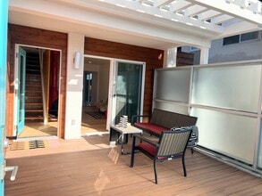 2233 Manchester Ave, Unit 1 in Encinitas, CA - Building Photo - Building Photo