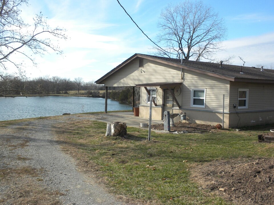 180 W Brown School Rd in Columbia, MO - Building Photo