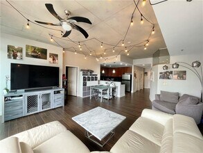 950 W Peachtree St NW in Atlanta, GA - Building Photo - Building Photo
