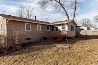 3373 29th St in Bettendorf, IA - Building Photo - Building Photo