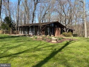 2556 Vale Ridge Court in Oakton, VA - Building Photo - Building Photo