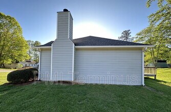 76 Winward Way SE in Smyrna, GA - Building Photo - Building Photo
