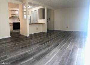 8036 Abbey Ct in Pasadena, MD - Building Photo - Building Photo