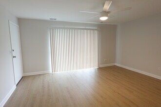 9813 Bianco Terrace in Des Plaines, IL - Building Photo - Building Photo