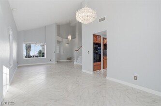 2001 Madagascar Ln in Las Vegas, NV - Building Photo - Building Photo