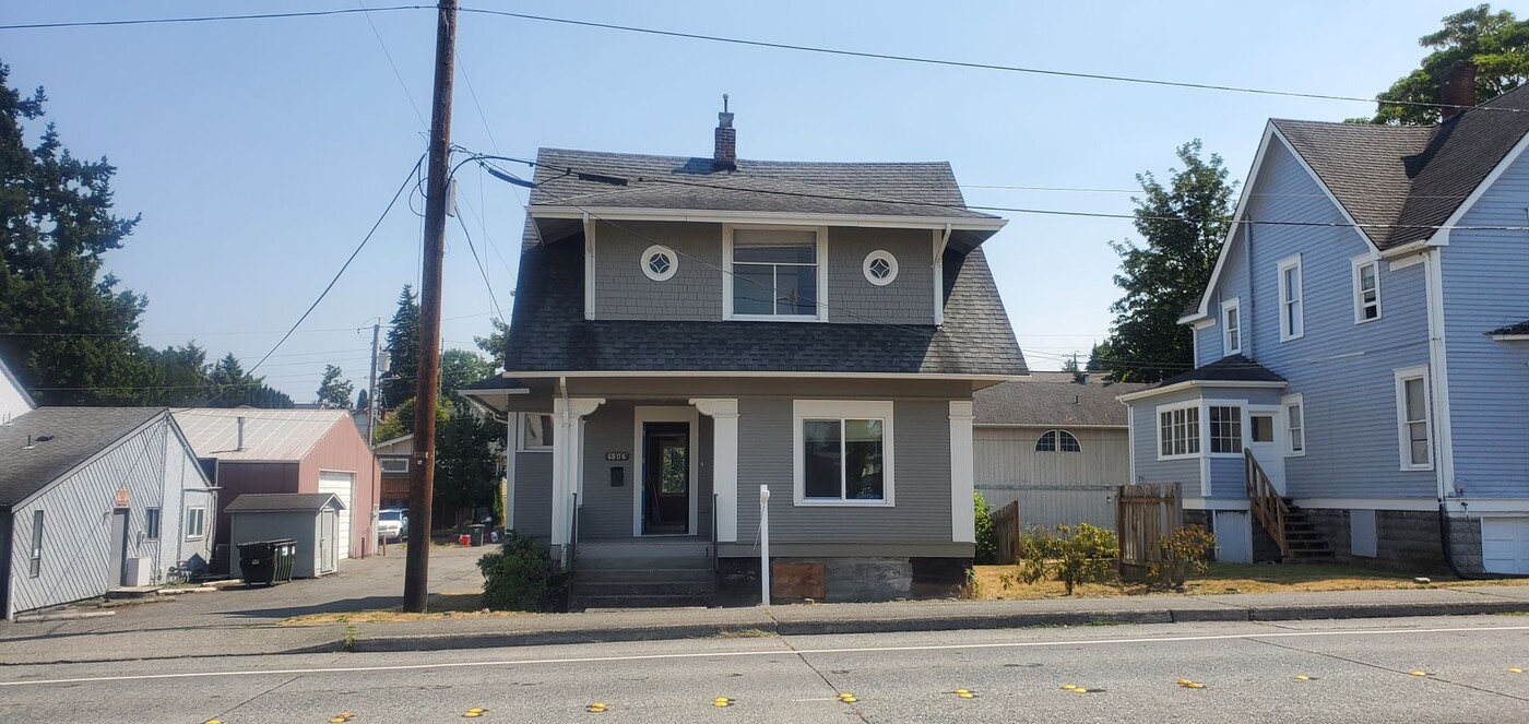 1506 Ellis St in Bellingham, WA - Building Photo