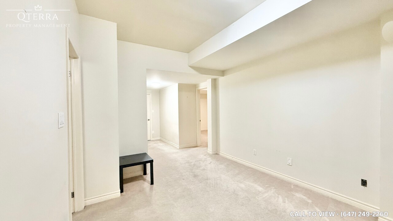 22 Risebrough Av in Toronto, ON - Building Photo