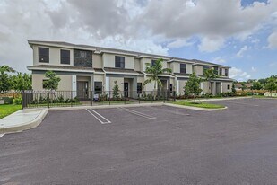 445 NE 1st St in Florida City, FL - Building Photo