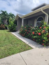 209 S Heathwood Dr in Marco Island, FL - Foto de edificio - Building Photo