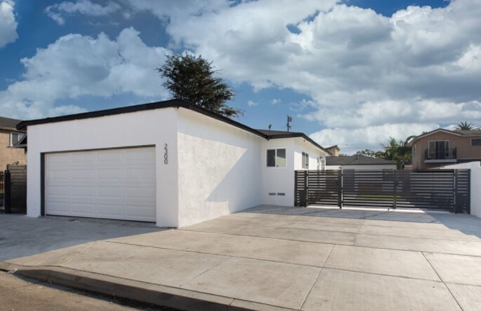 2300 E 15th St, Unit C in Long Beach, CA - Building Photo