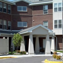 Arbor Lakes Commons in Maple Grove, MN - Foto de edificio - Building Photo