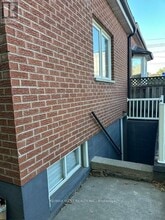 563 Ossington Ave in Toronto, ON - Building Photo - Building Photo