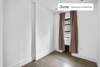 Private bedroom in 2 bed/1 bath Home in New York, NY - Building Photo - Building Photo